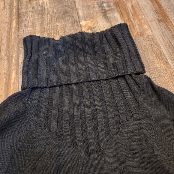Brooks Brothers Black Fleece Turtleneck Sweater - Picture 3 of 8